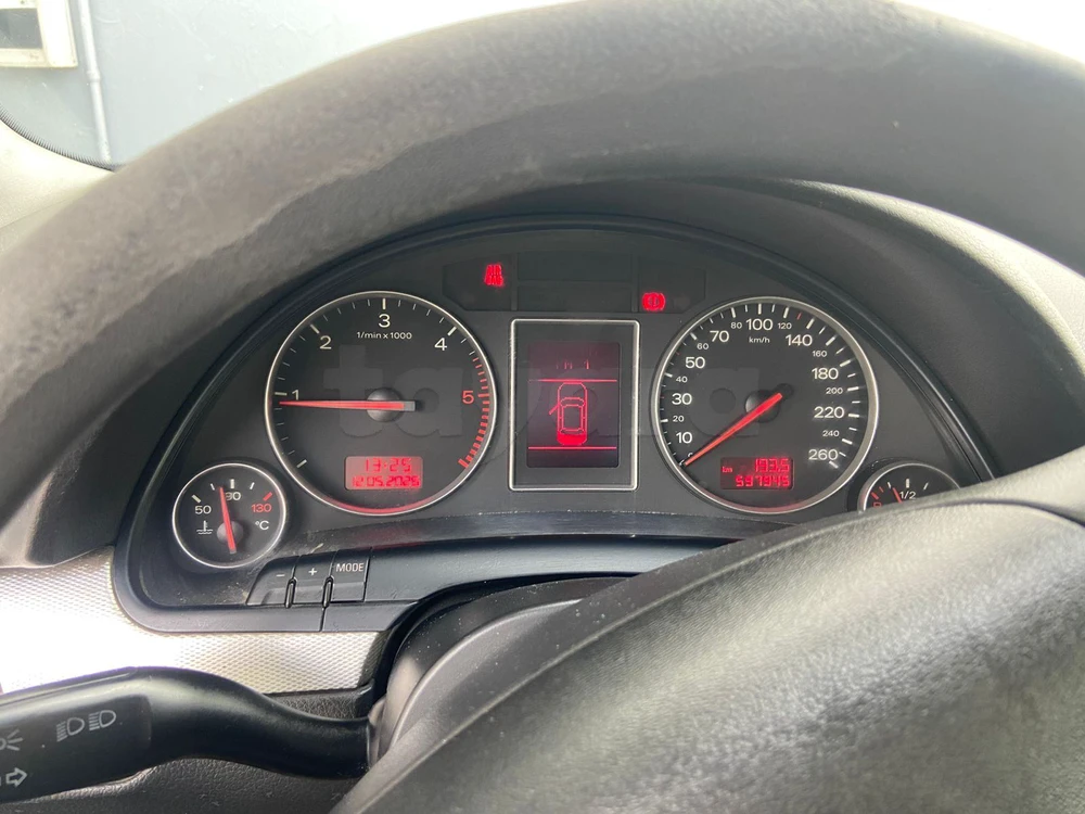 Carte voiture Audi A4