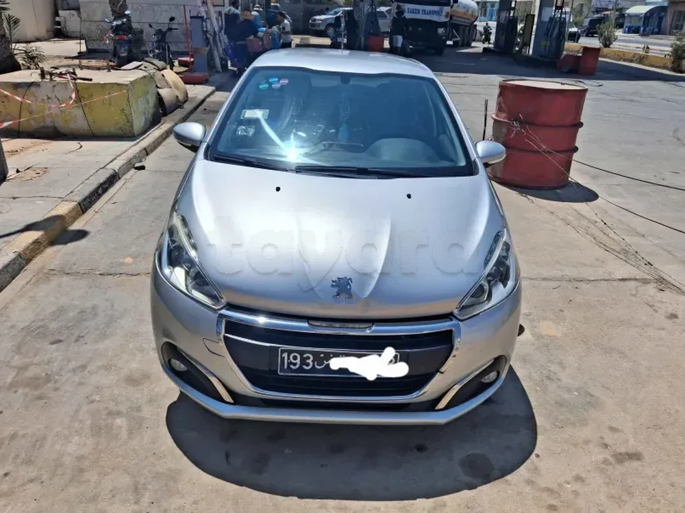 Carte voiture Peugeot 208