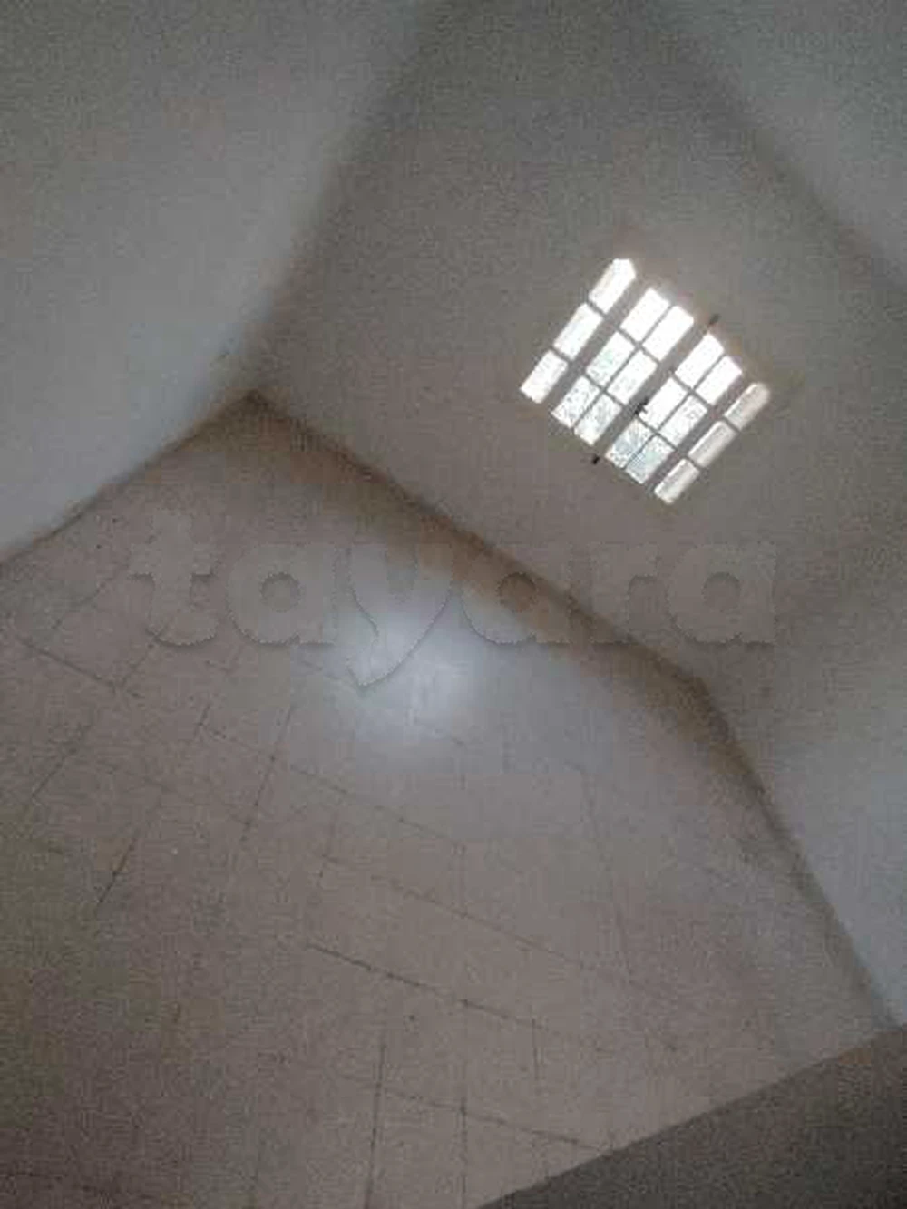 A louer étage de villa s+3 a cité ghazela pour fonctionner ou étudiante