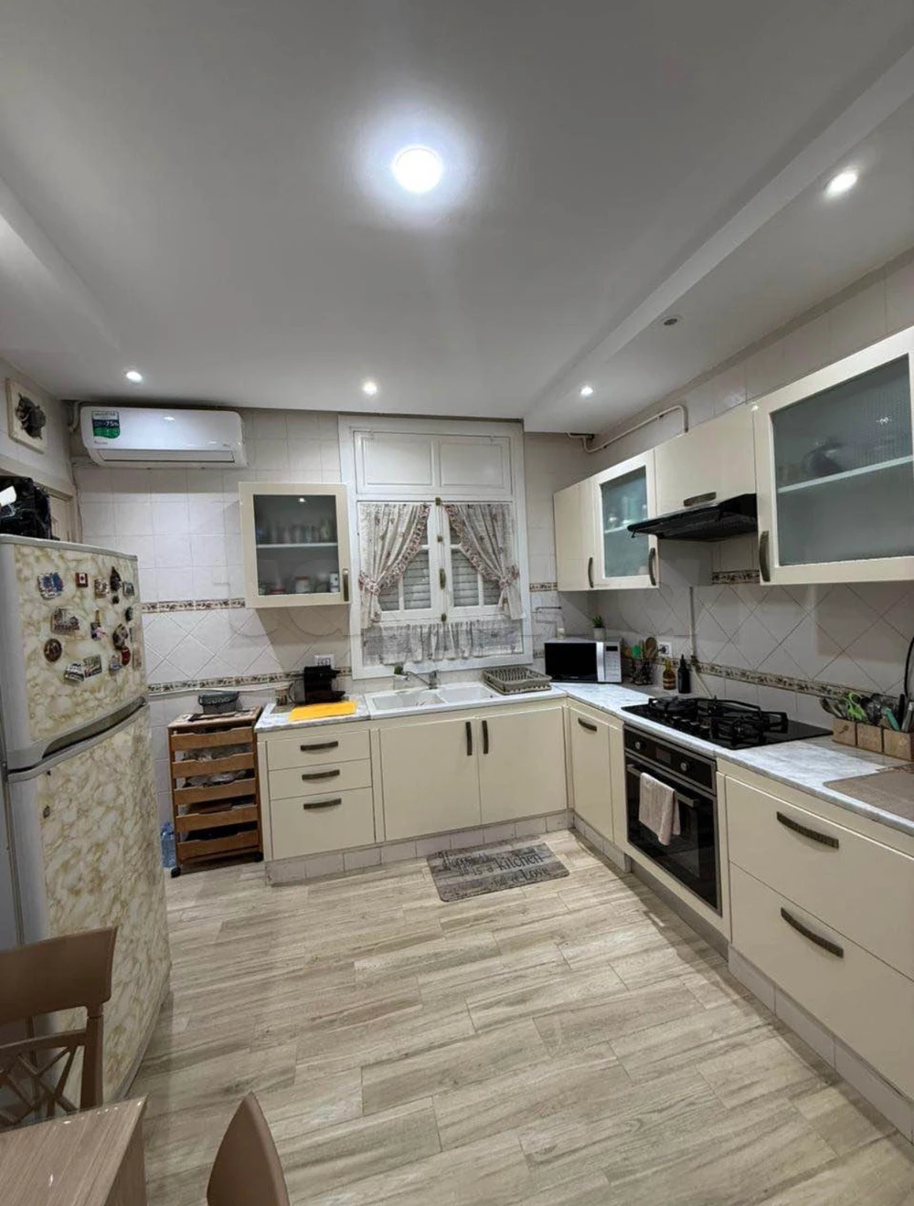 À vendre – Appartement S+4 à Ain Zaghouan