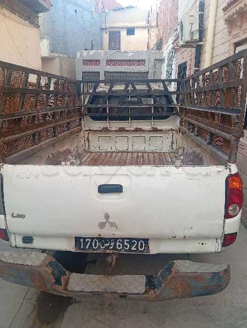 Mitsubishi L200