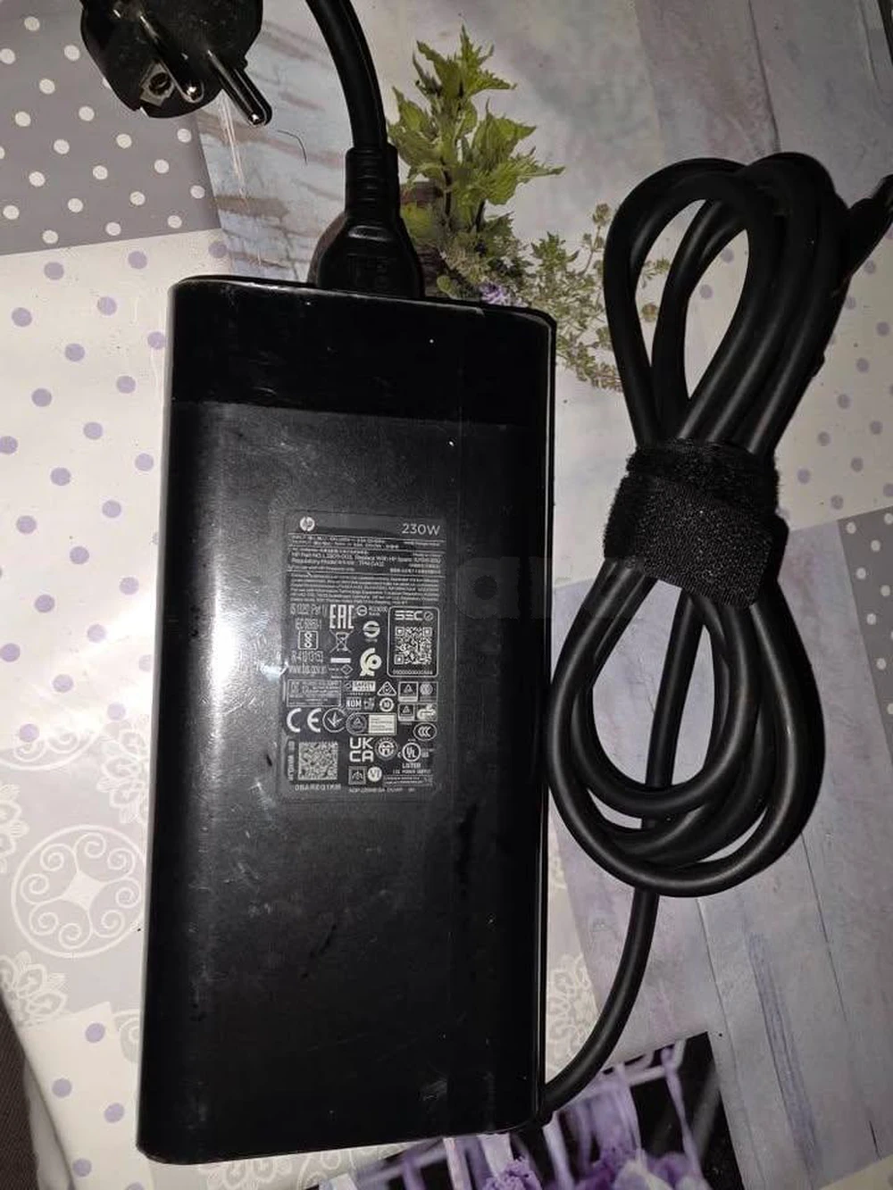 Chargeur hp origine 11.8A , 230w