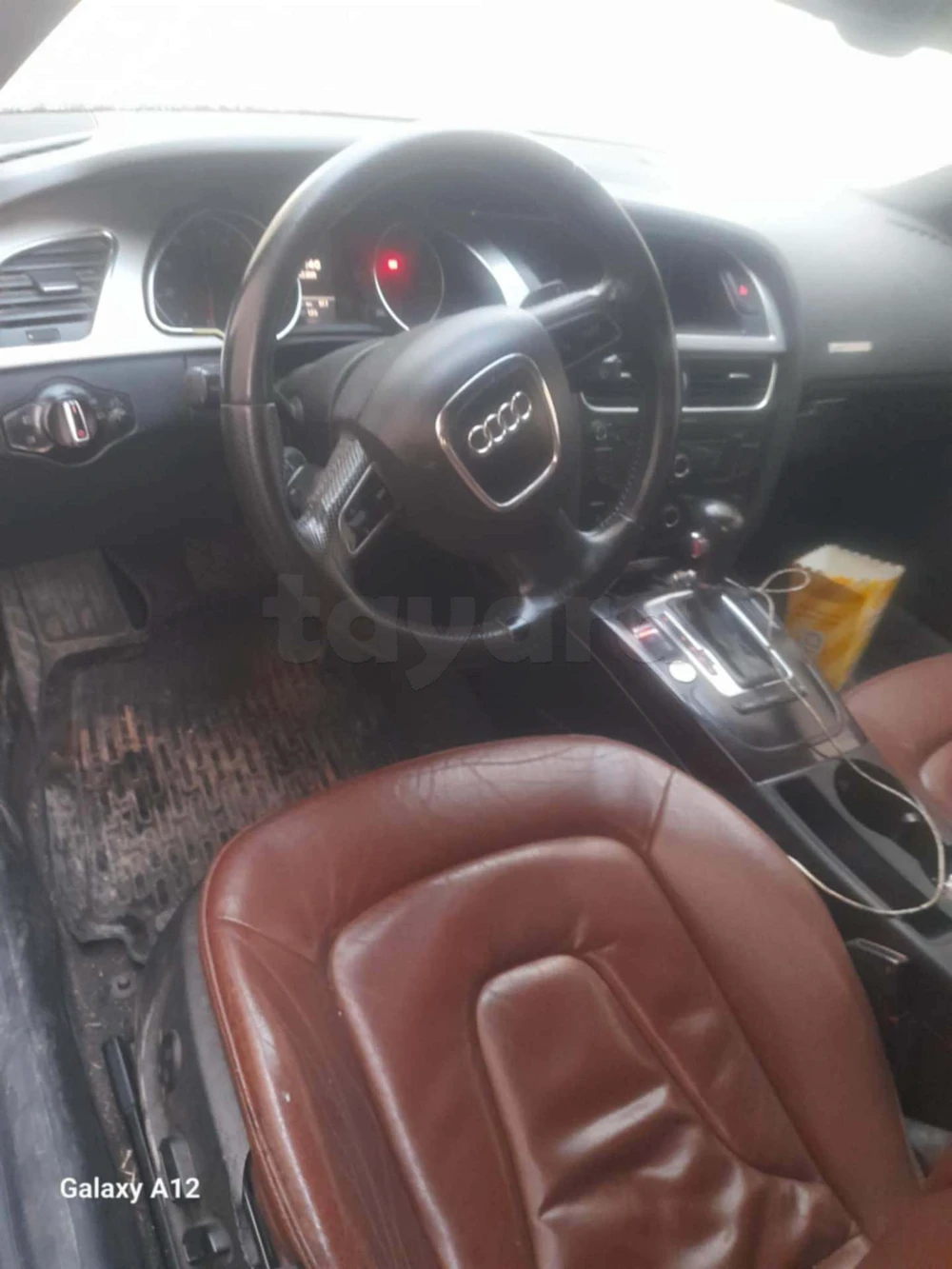 Carte voiture Audi V8