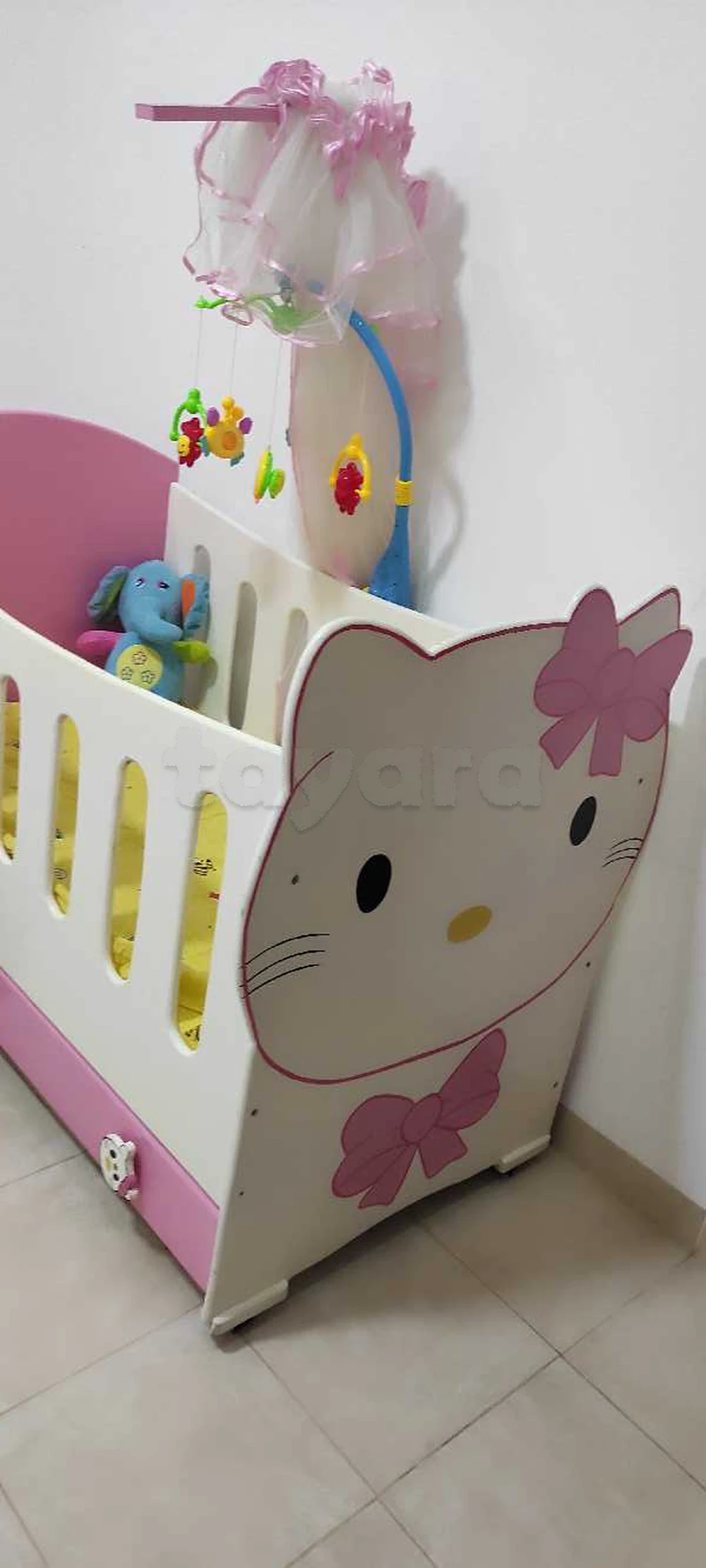 chambre bébé Hello Kitty