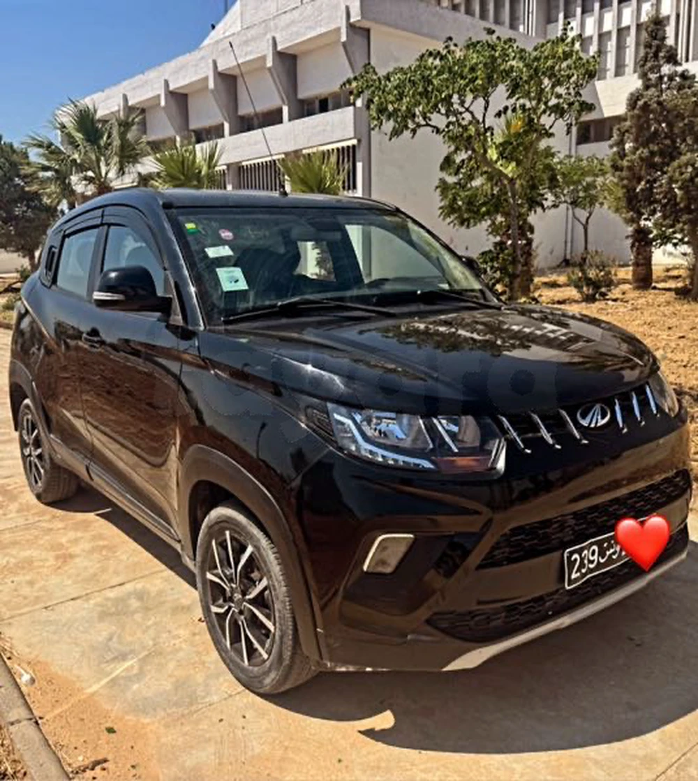 Carte voiture Mahindra Hover