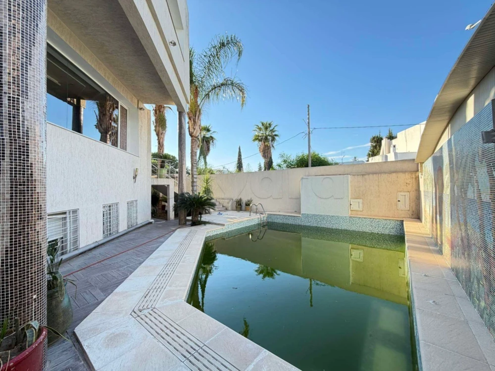 A louer villa moderne avec piscine à Mutuelle ville