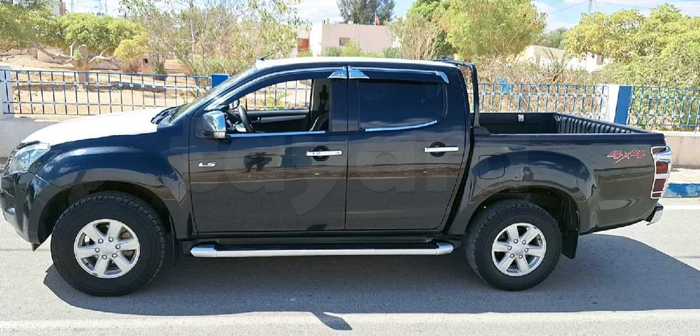 Carte voiture Isuzu D-Max