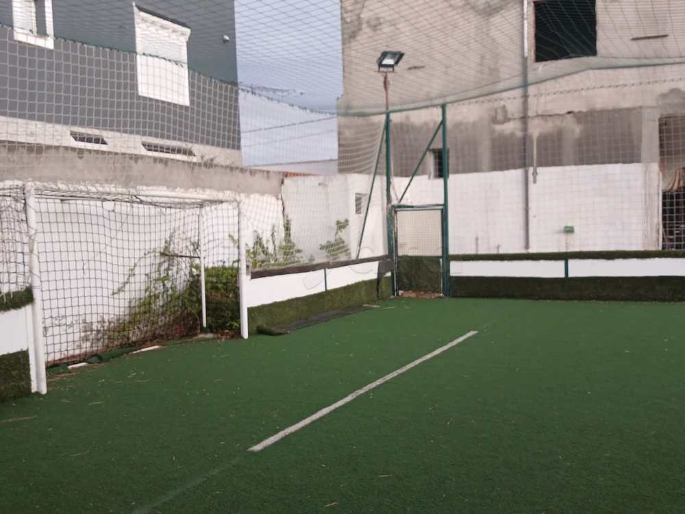 Vend terrain de foot