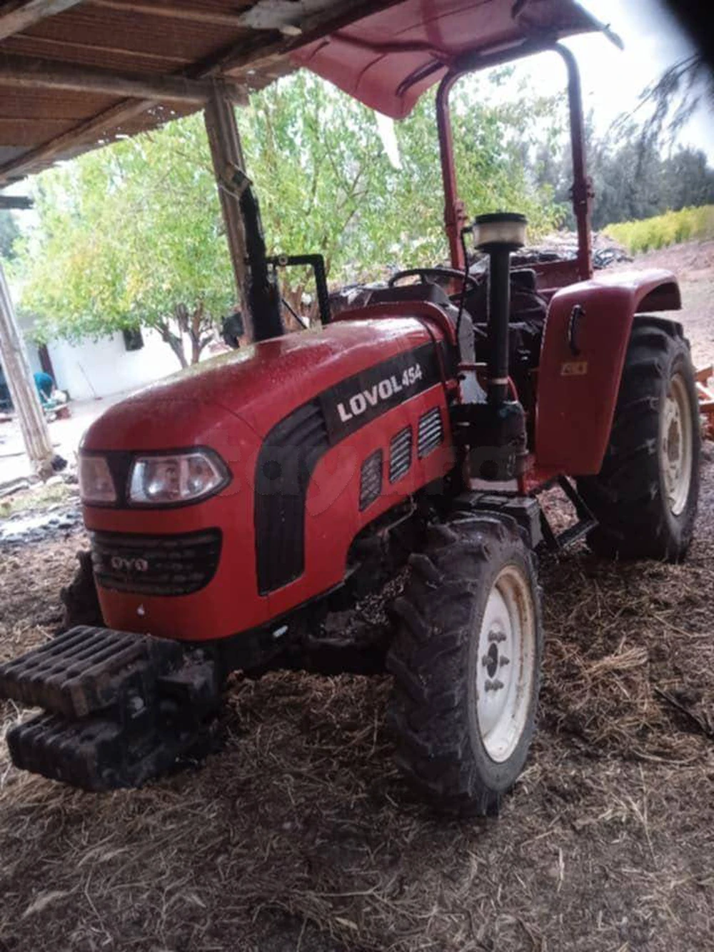 À VENDRE : TRACTEUR AGRICOLE LOVOL AVEC MATÉRIEL