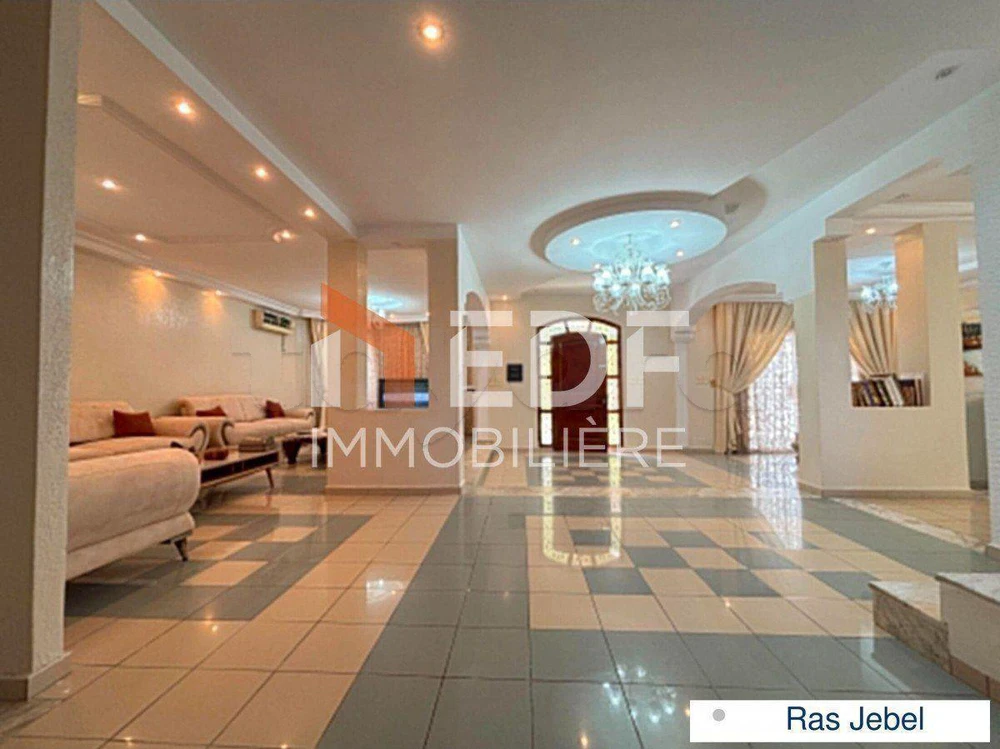 A Vendre belle villa en duplex à Ras Jebel Bizerte