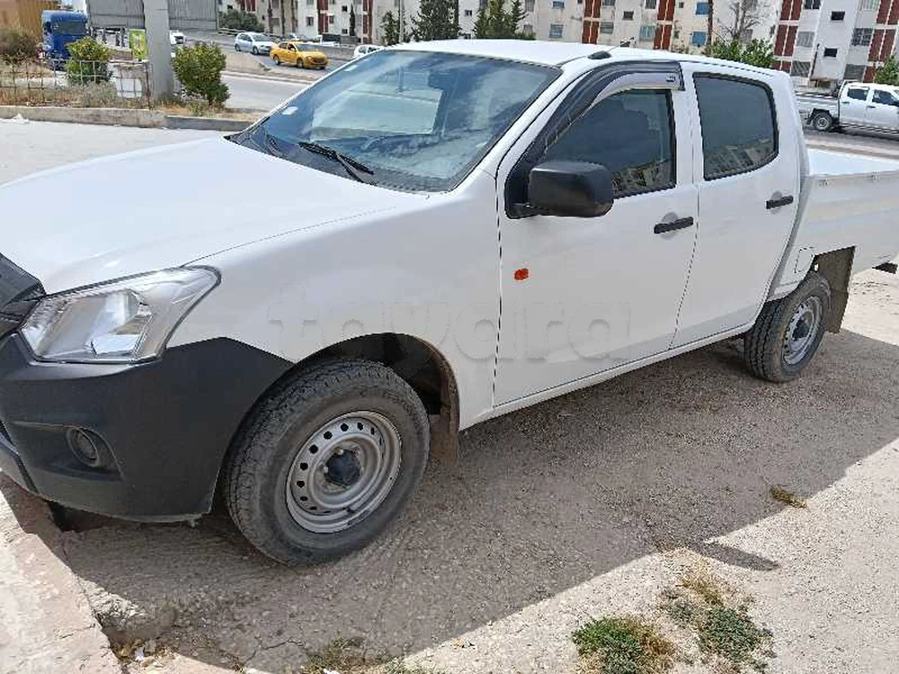 Carte voiture Isuzu D-Max