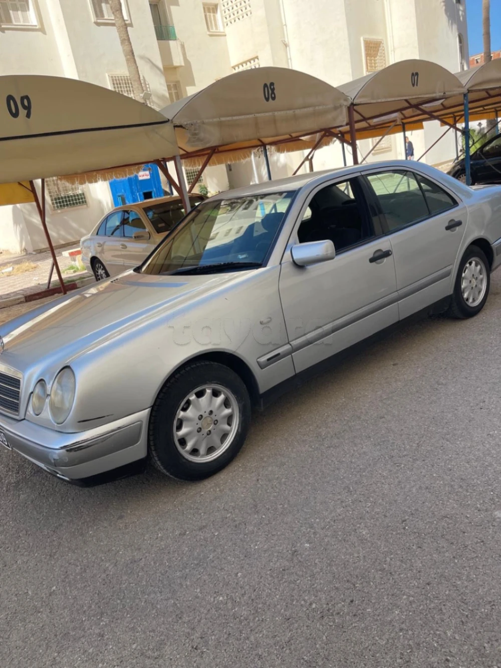 Mercedes-Benz 220