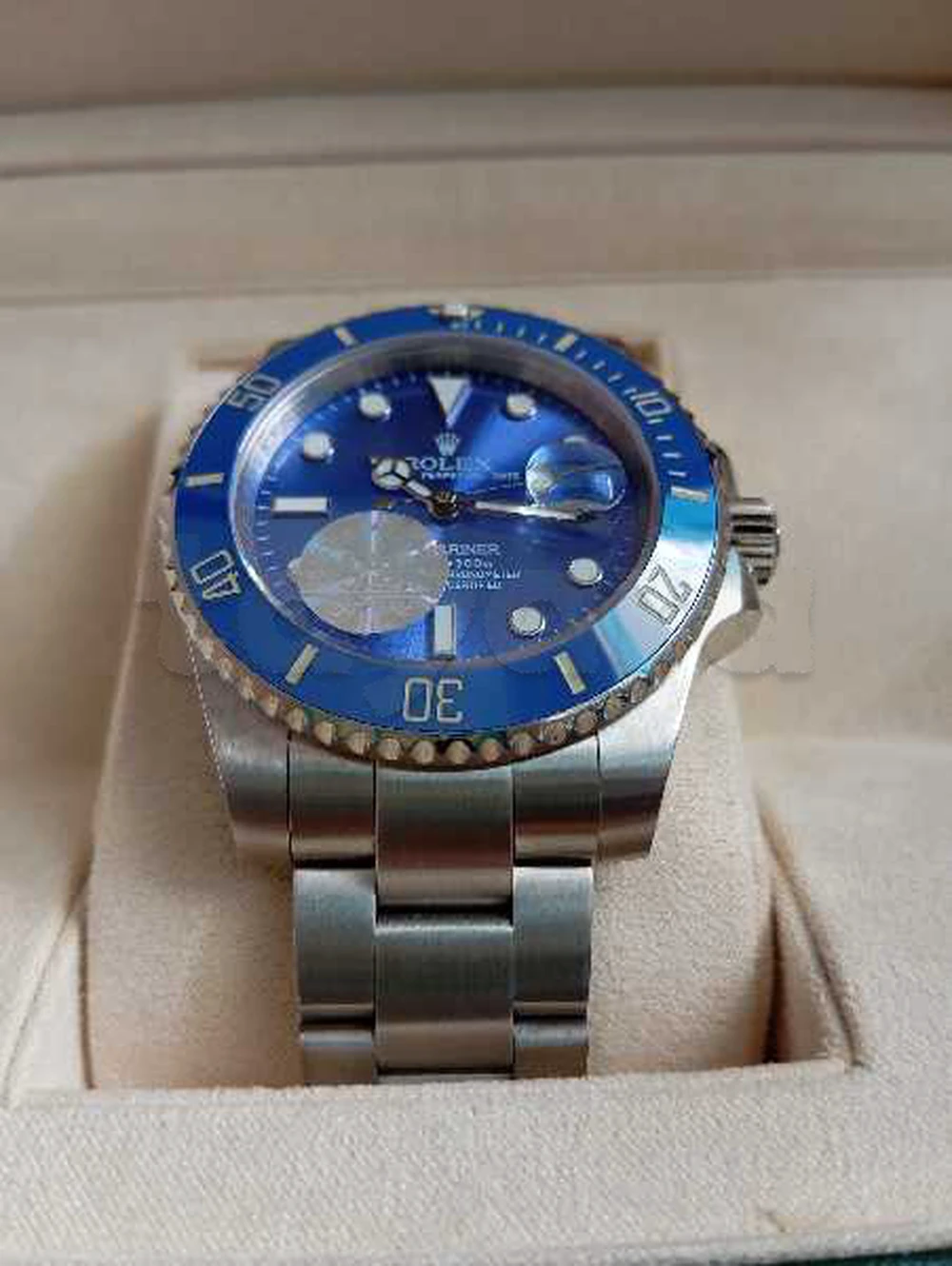 Rolex submariner mouvement automatique jamais utilisé