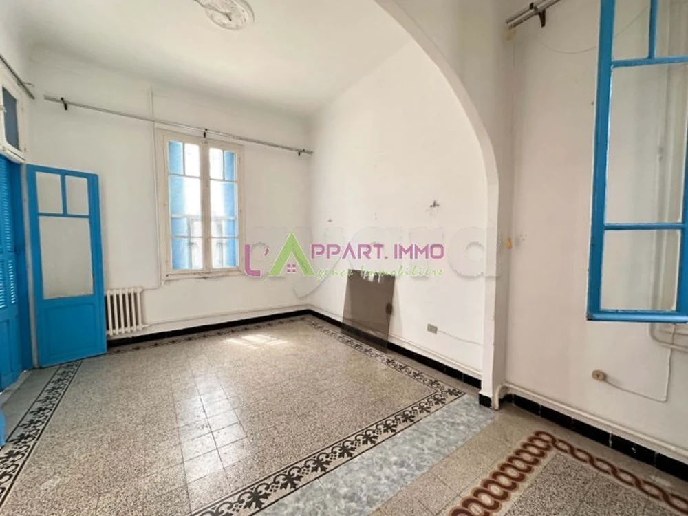 VILLA A RENOVER SUR DEUX NIVEAUX DE 500M² EZZAHRA VILLE