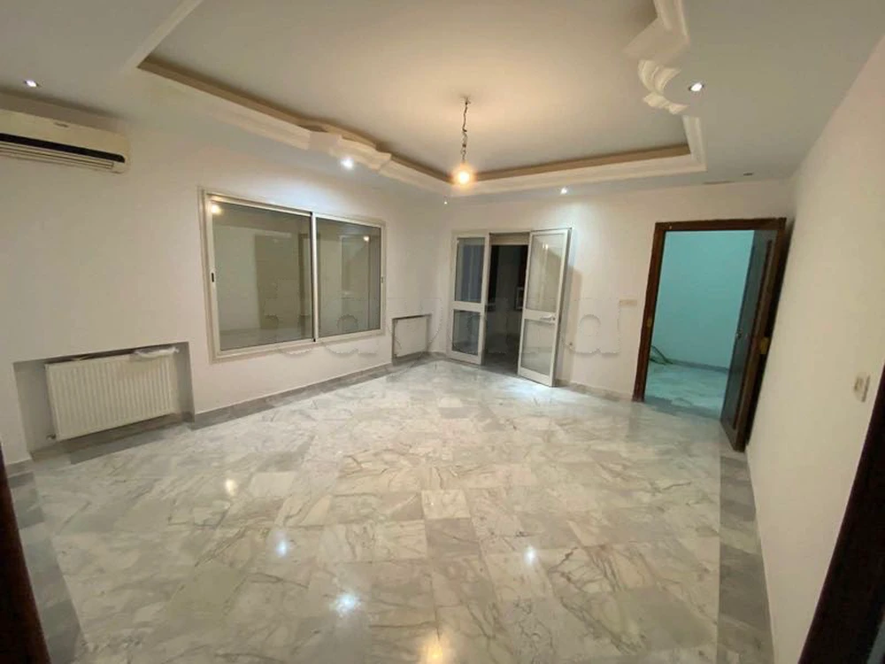Pis de 2 habitacions, 140 m²