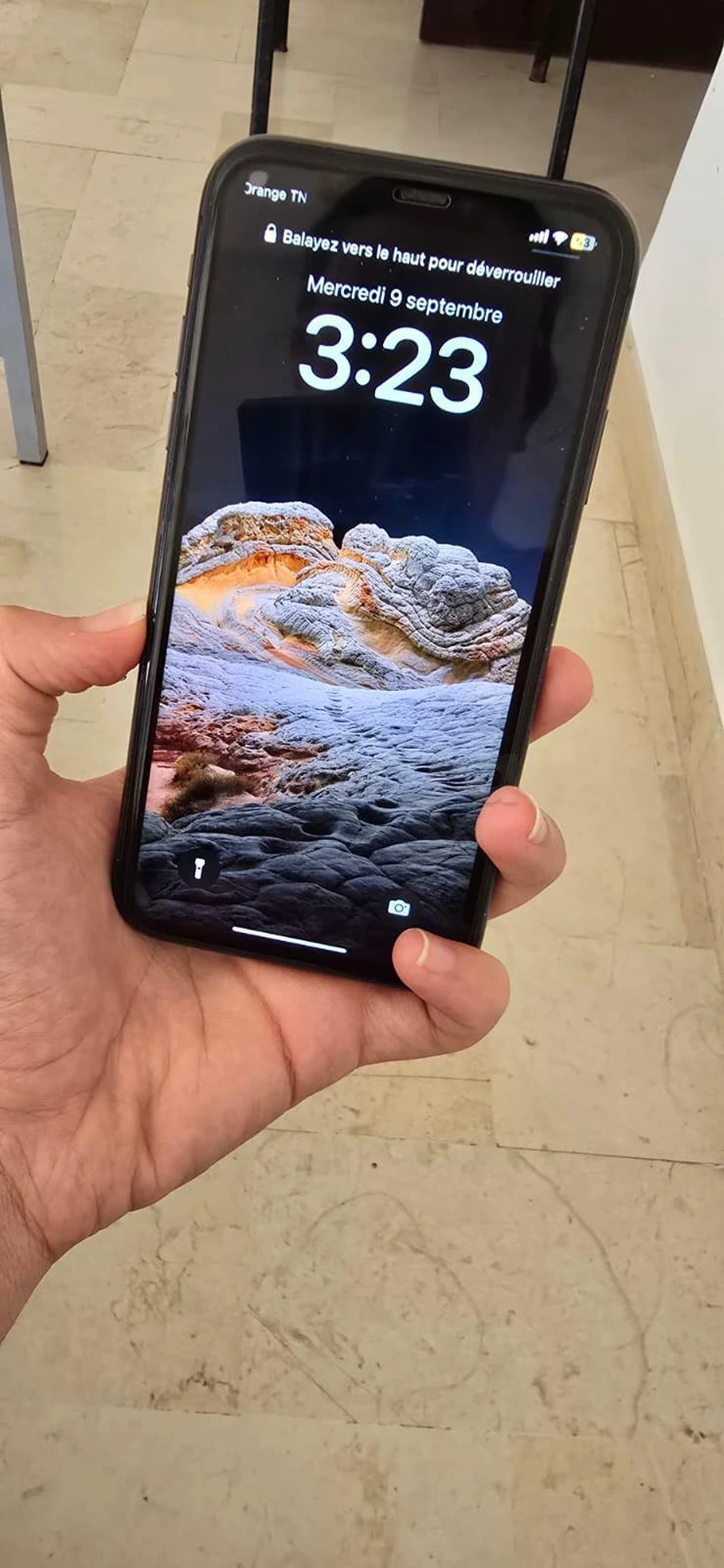 iphone 11 64go jamais réparé état d'origine
