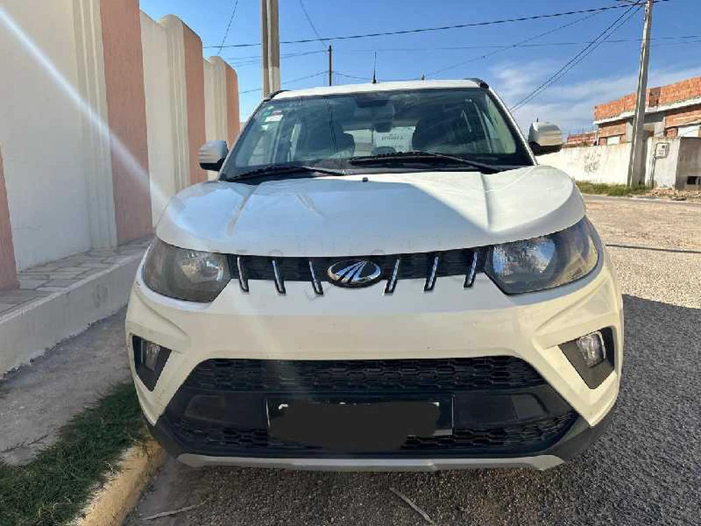 Carte voiture Mahindra Hover