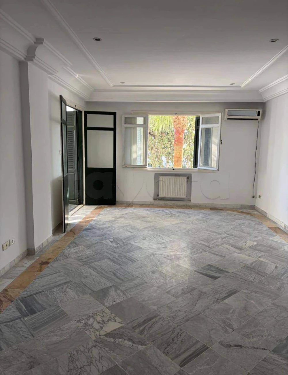 Appartement S+4 à Menzah 8