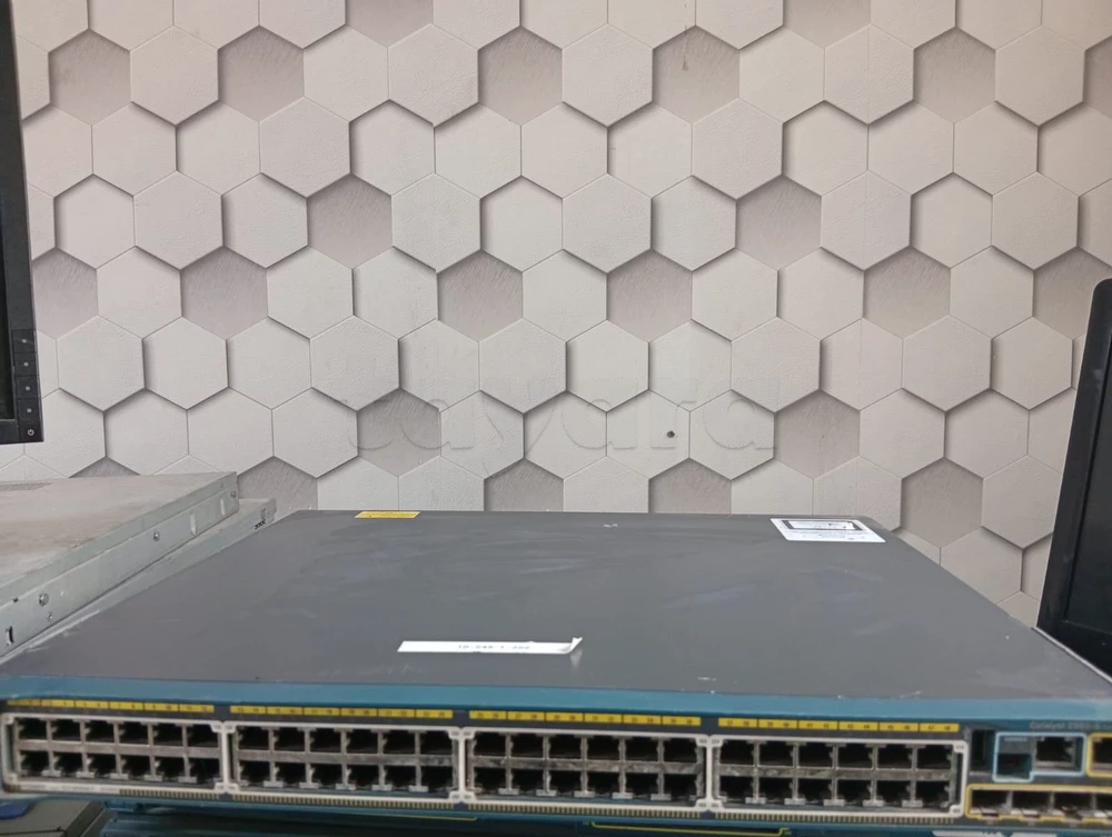 Switch Réseau Cisco Catalyst 2960-S Series PoE+ / Équipement Professionnel Enterprise