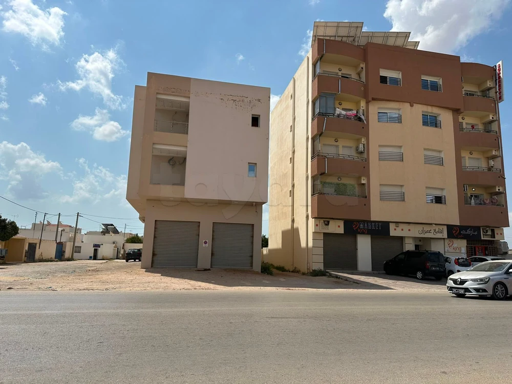 🏡 Terrain 676m à vendre – Route El Ain Km 4