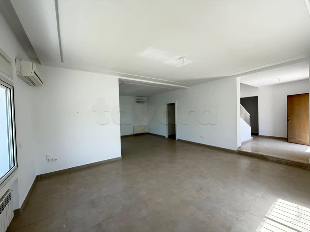 A louer 2 villas rénovées au Lac 1
