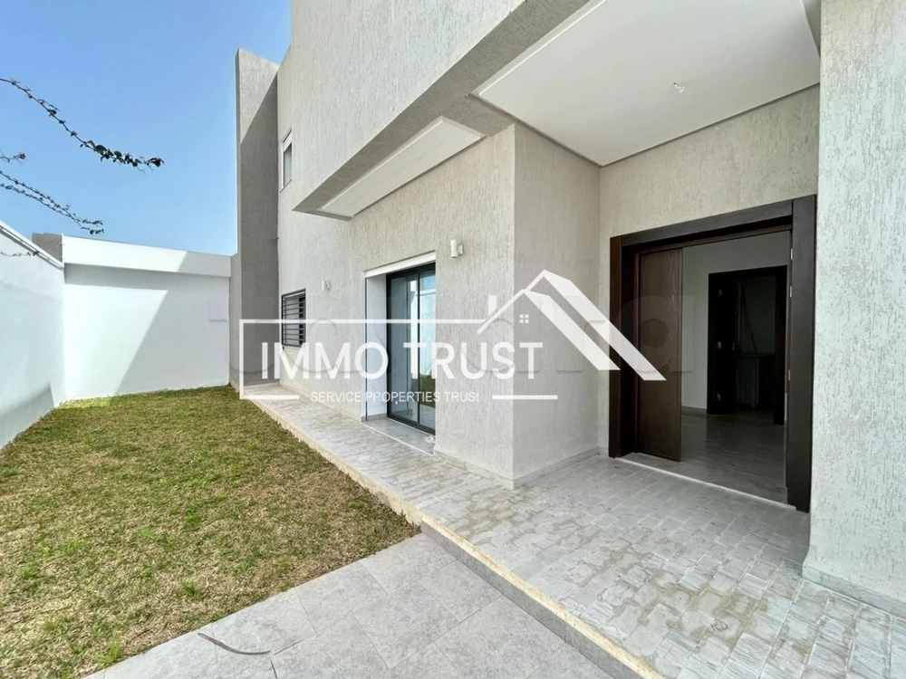 🏠Villa S+3 jumelée avec jardin à La Soukra