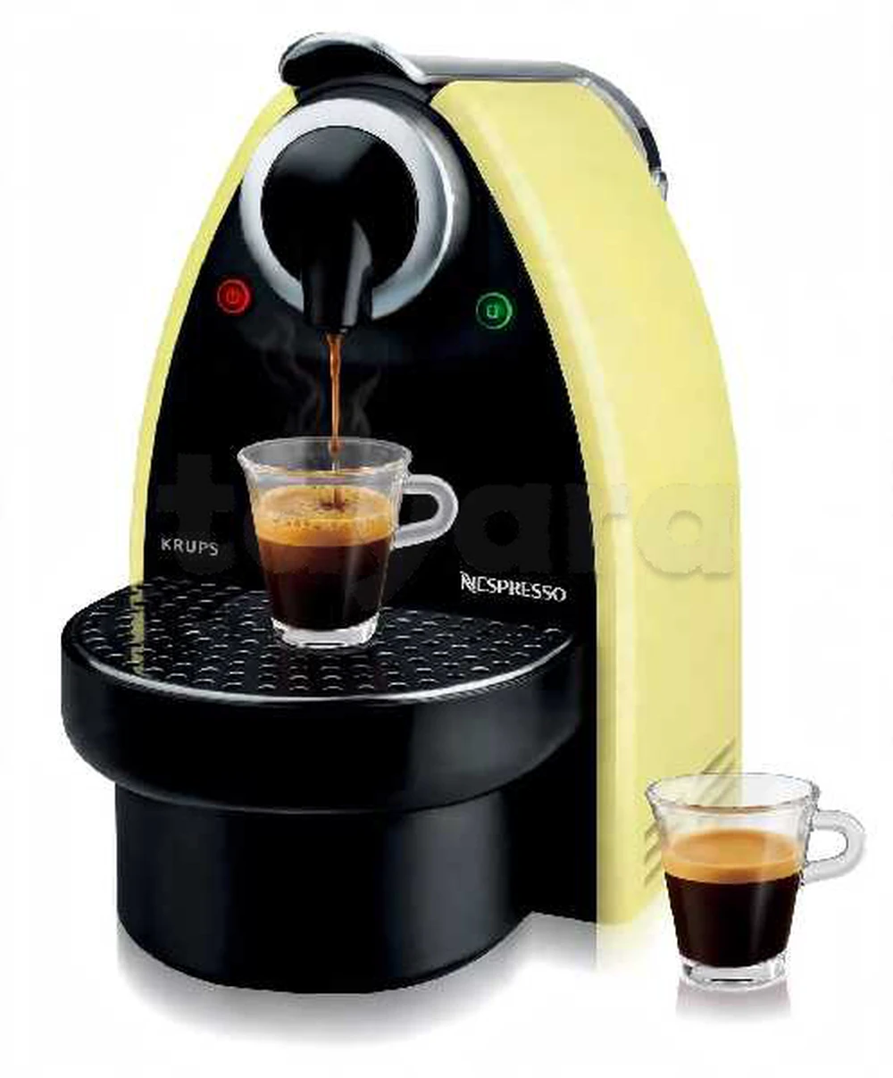 machine à café Nespresso Krups 20 bar importé de l'Italie presque neuf zéro défaut