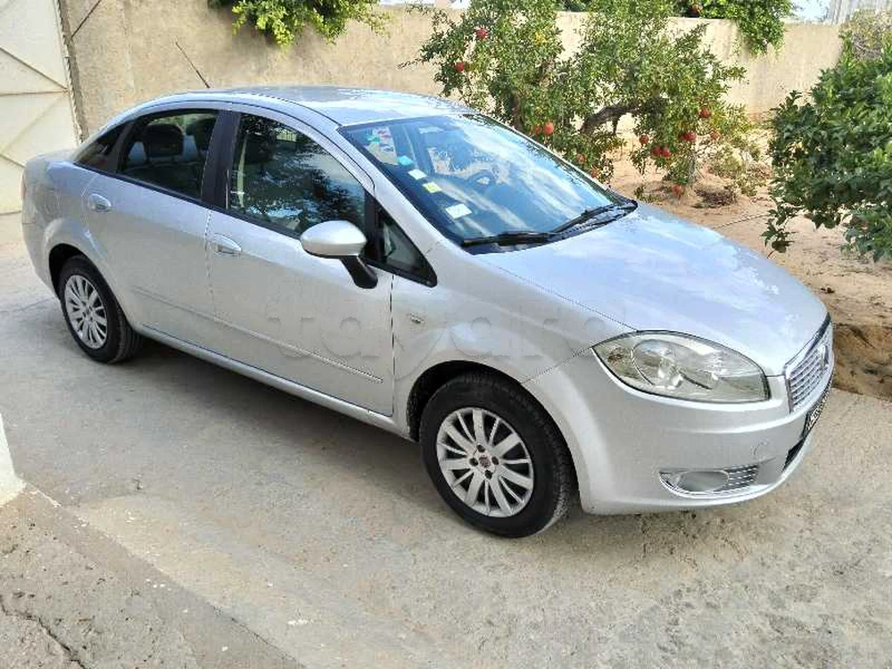 Carte voiture Fiat Linea