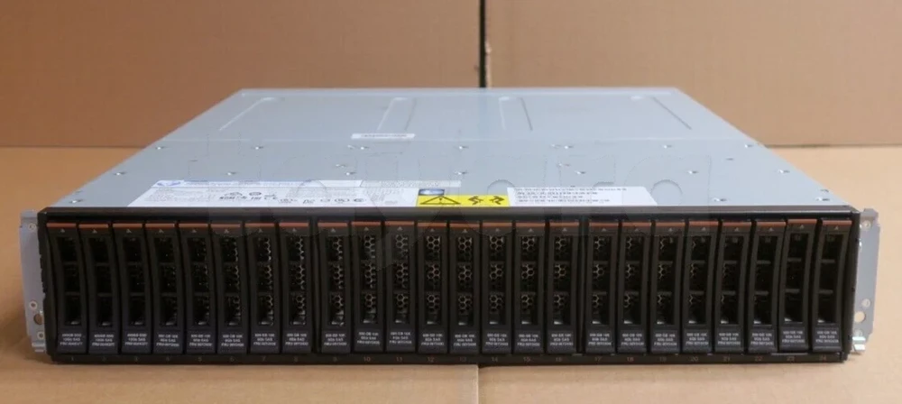 Baie de Stockage SAN/NAS IBM Storwize V5000 (2U) – 24 Baies SFF 2.5" Hot-Swap