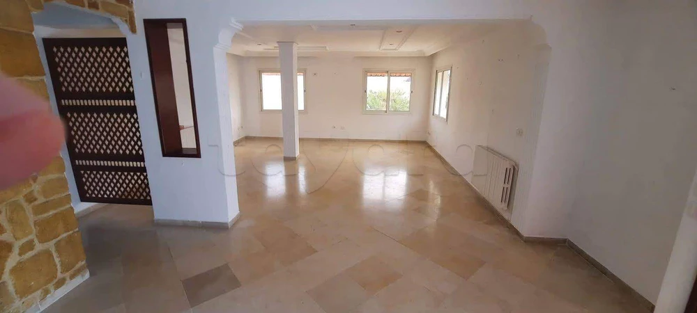 À LOUER – VILLA INDÉPENDANTE À ENNASR 2