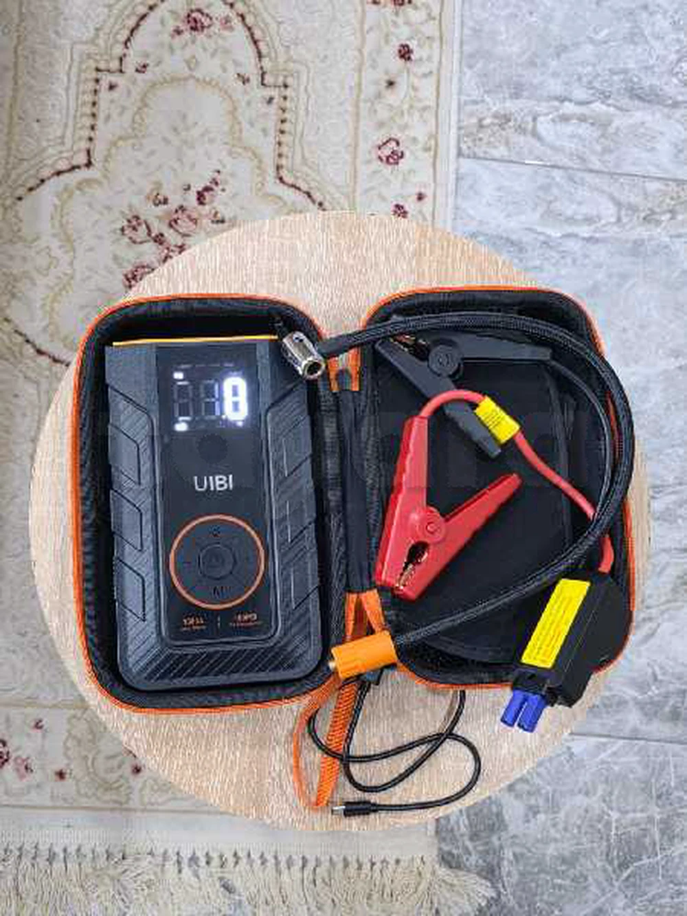 Démarreur et chargeur de secours multifonctionnel avec pompe à air compresseur