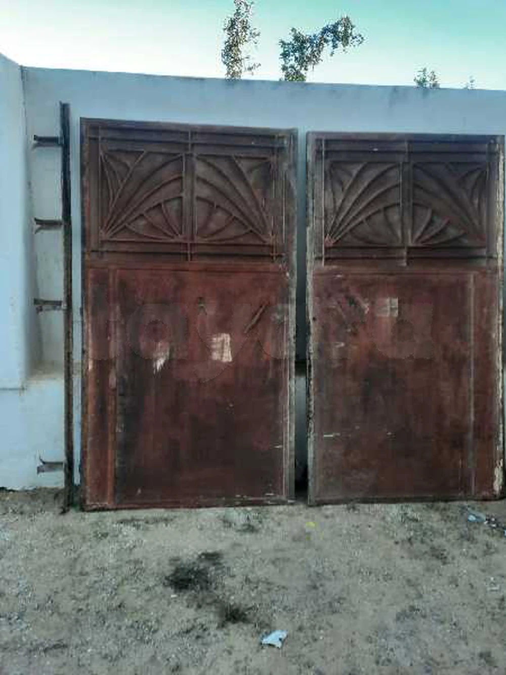 باب حديد
