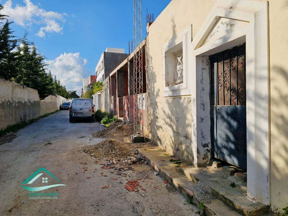 Maison inachevée 135 m² à Cité Mirdès Kelibia