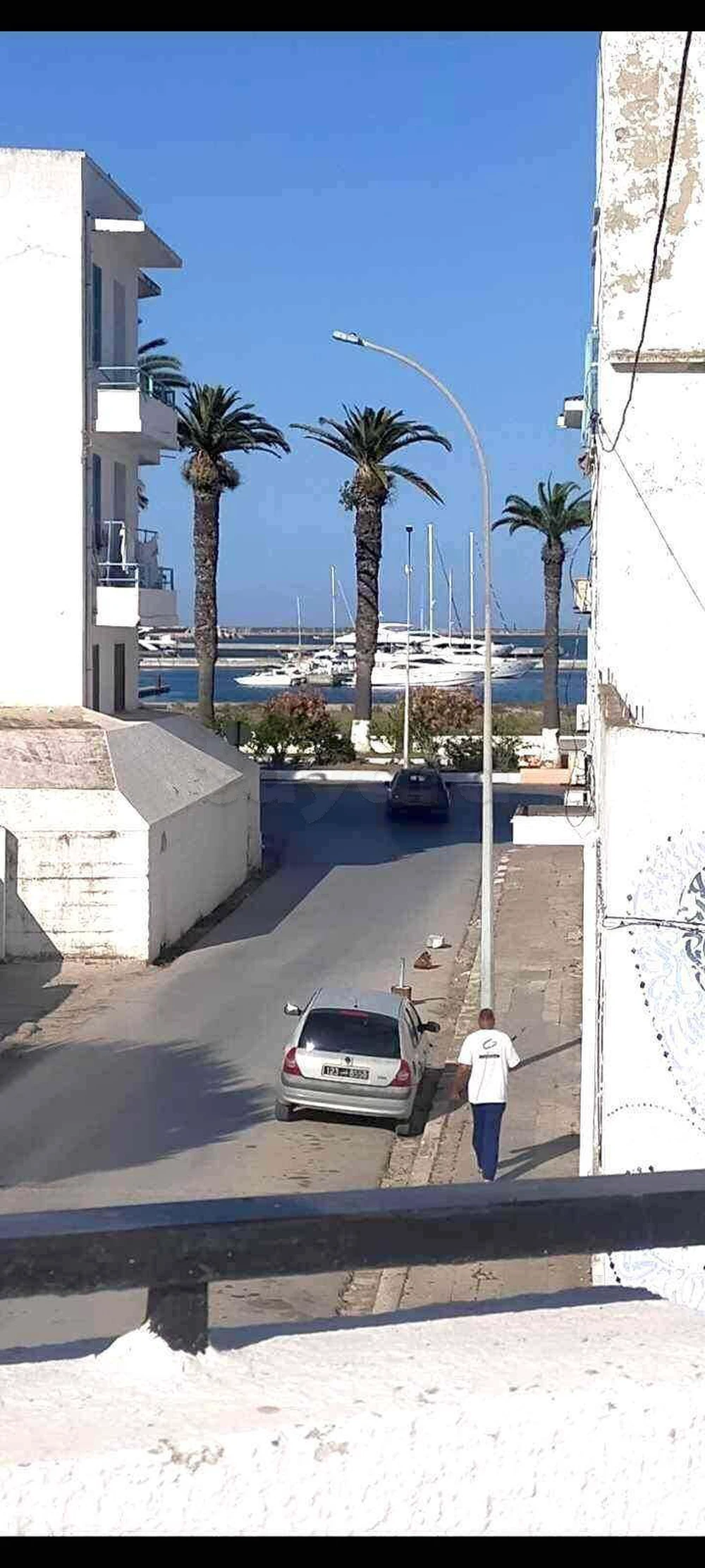 APPART EQUIPE FACE MARINA BIZERTE