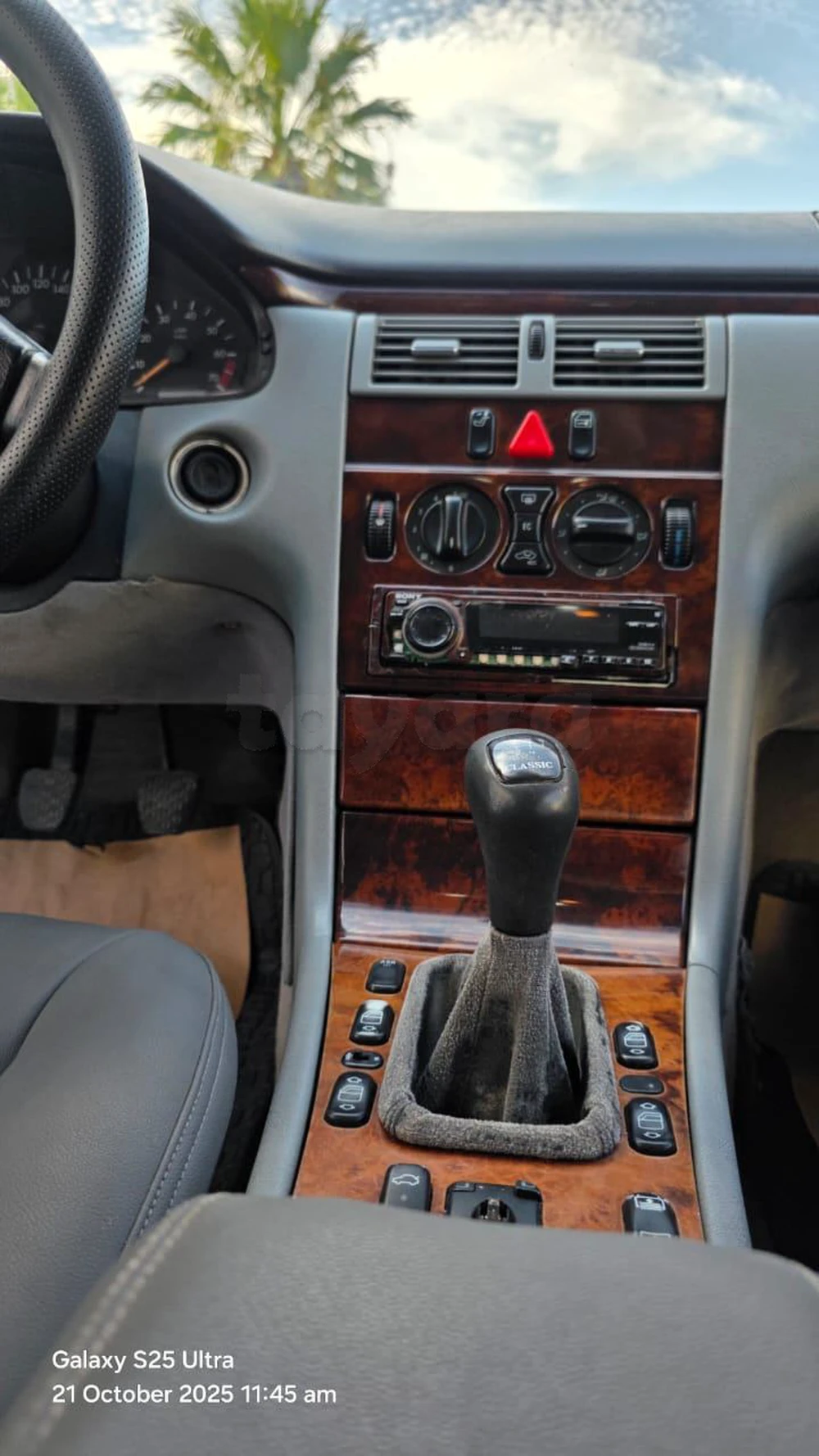 Carte voiture Mercedes-Benz 210