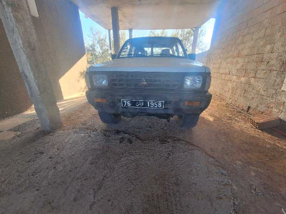 mitsubishi 4wd , 4 portes