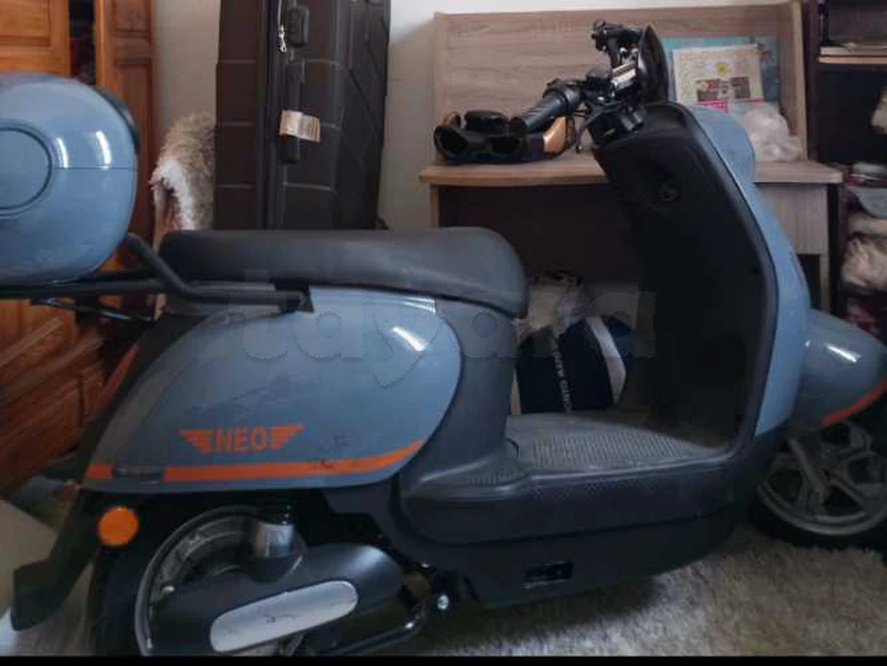 SCOOTER ELECTRIQUE NEO MAXI TECHNOLOGIE
(SANS BATTERIE)