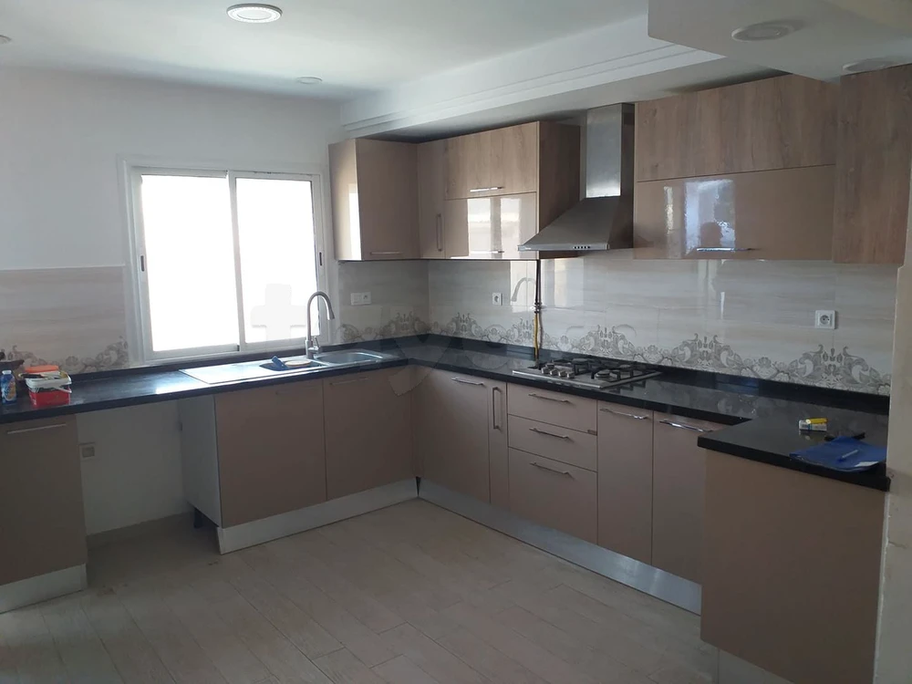 A louer appartement S+3 à Ain Zaghouan près Showroom Hyundai