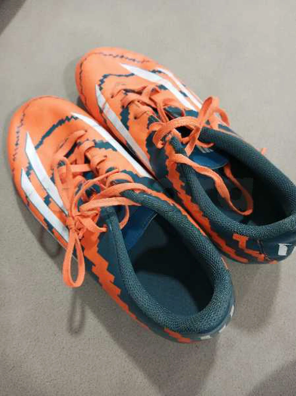 crampons adidas 38