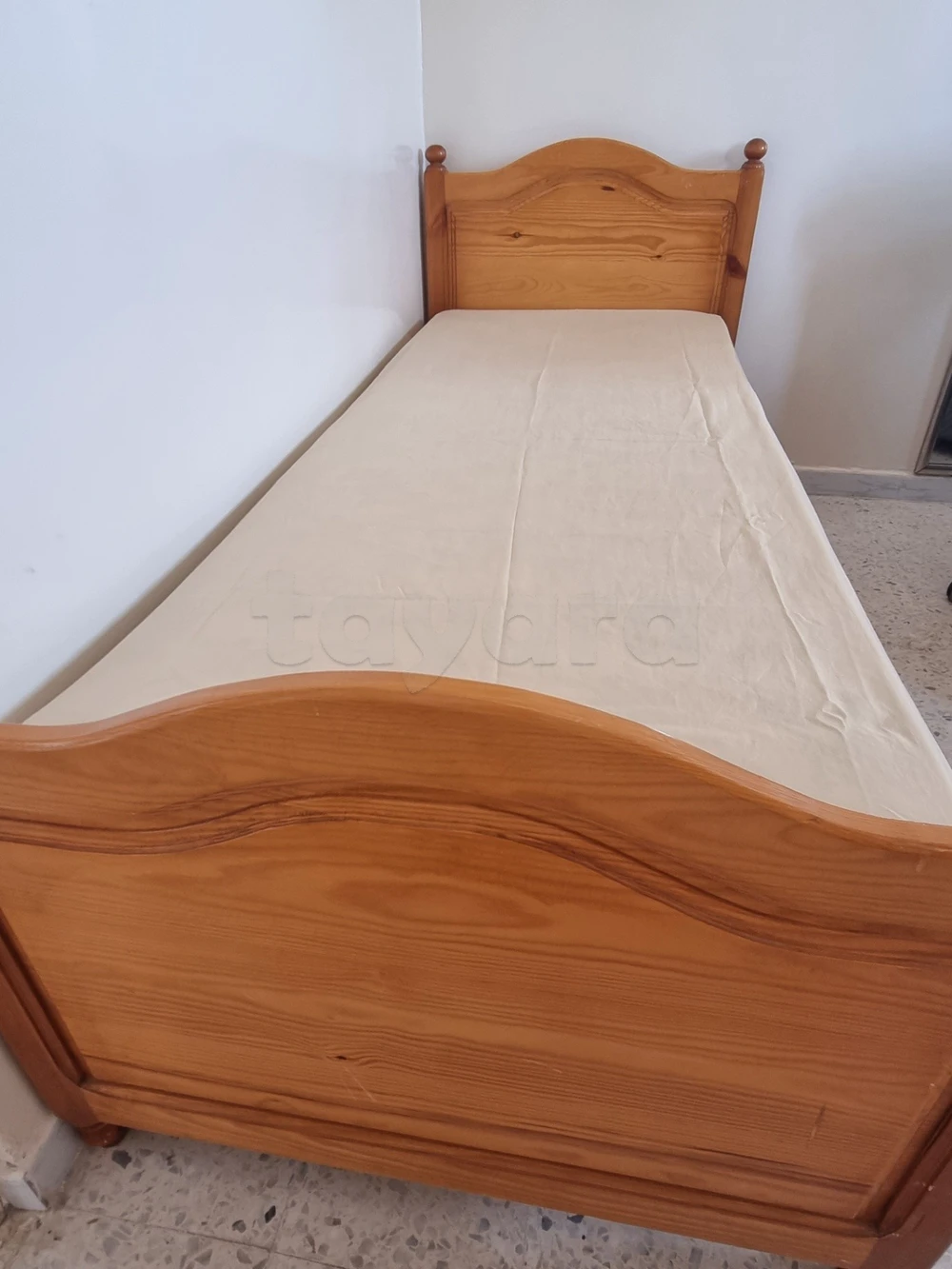 Lit en bois blenz سرير من اللوح الرفيع البلنز