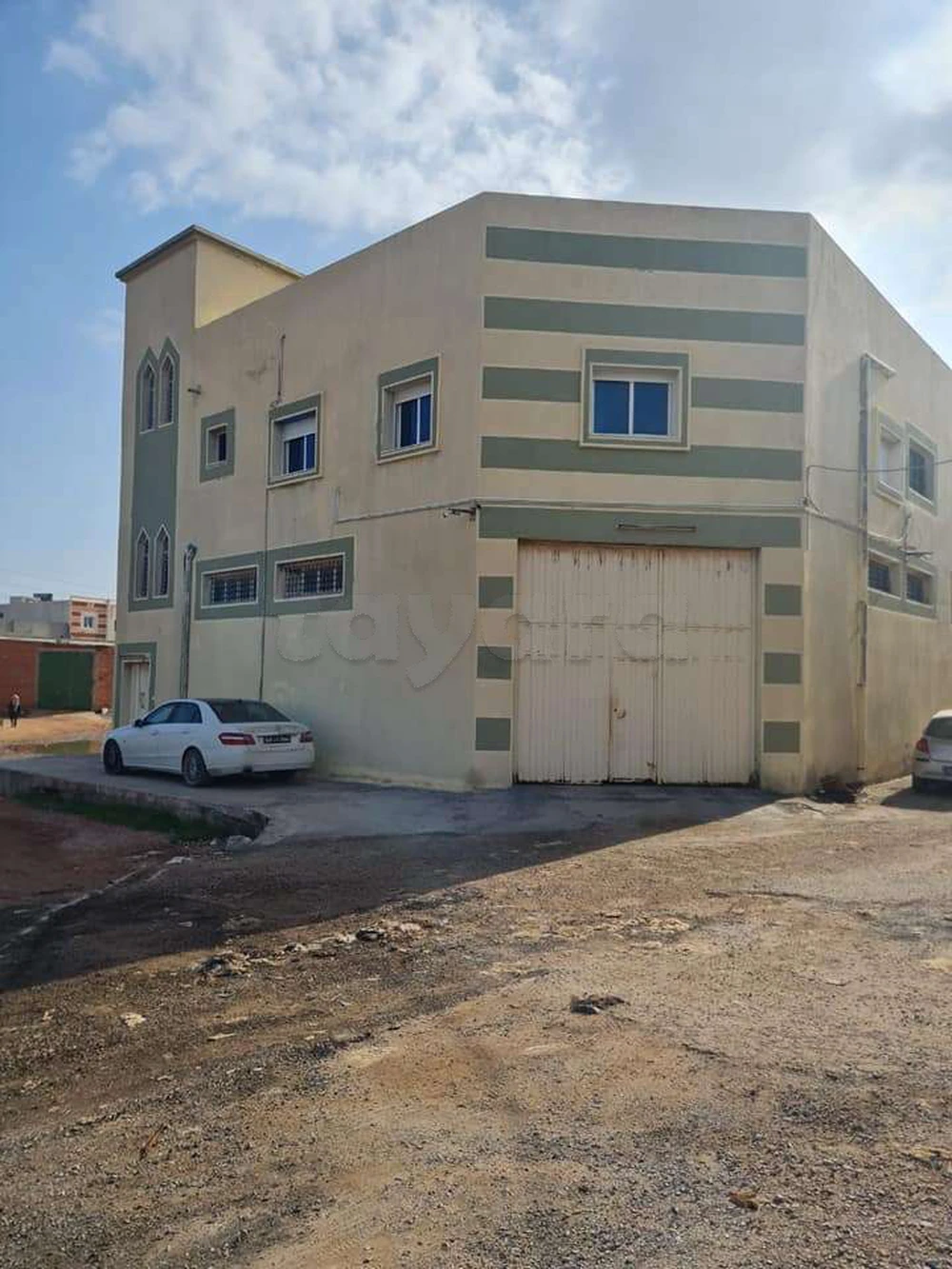 معمل للكراء فيه فورص 580 متر