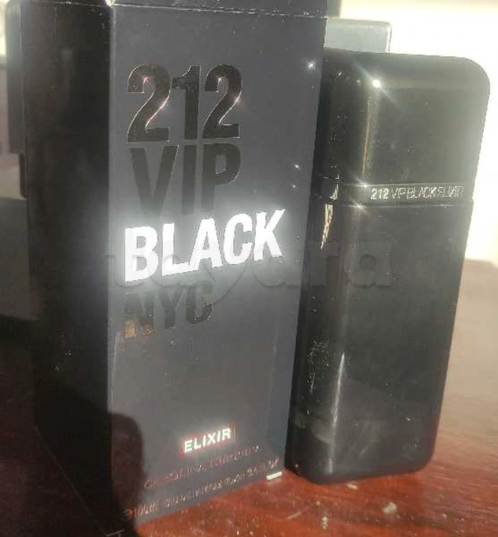CAROLINA HERRERA 212 VIP BLACK ELIXIR à 230dt