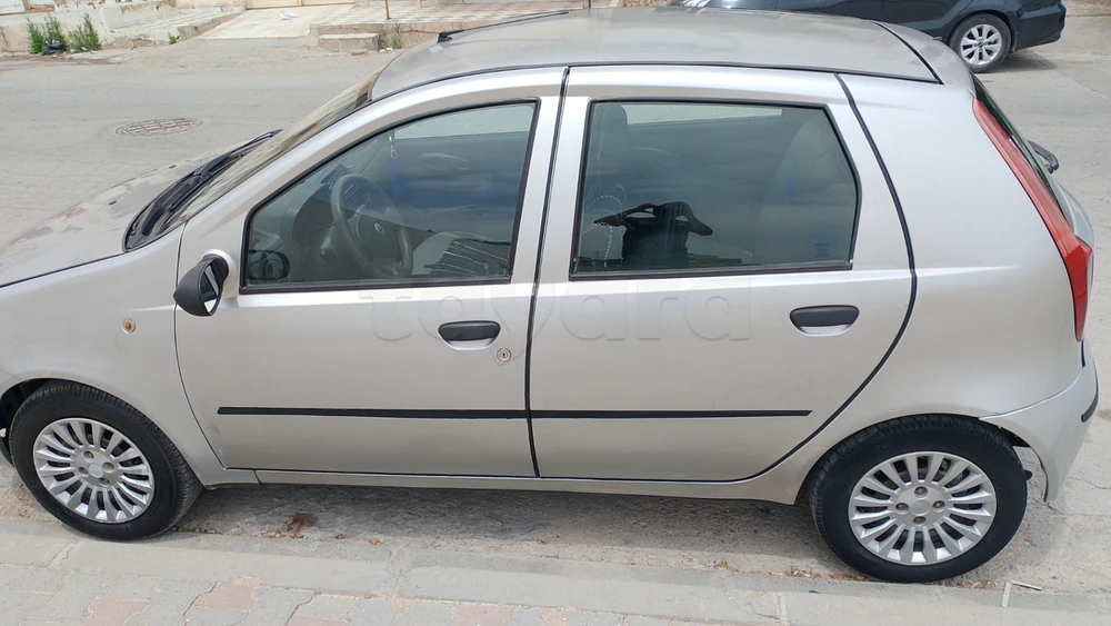 Carte voiture Fiat Punto