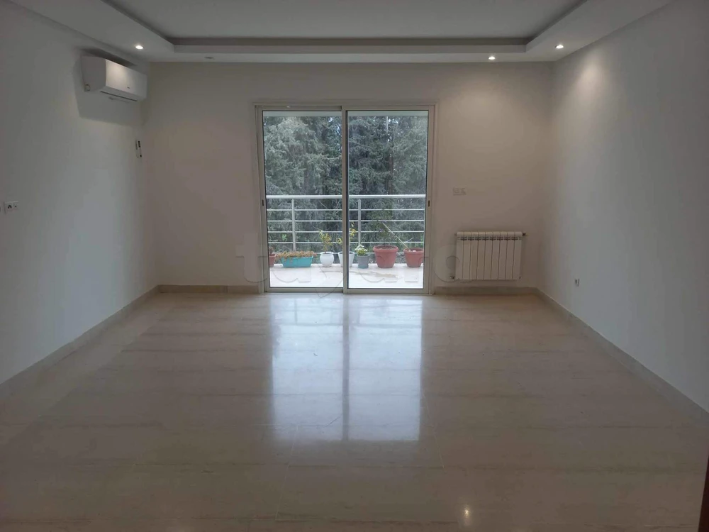 A louer Appartement S+3 près LC-WIKIKI la Soukra