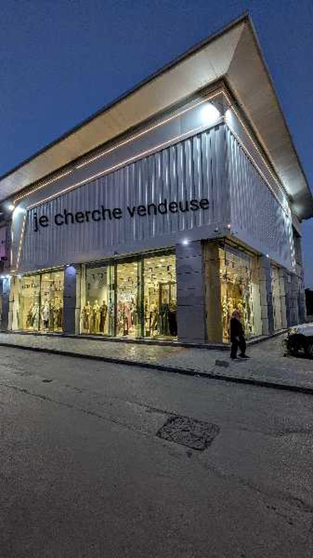 je cherche une vendeuse