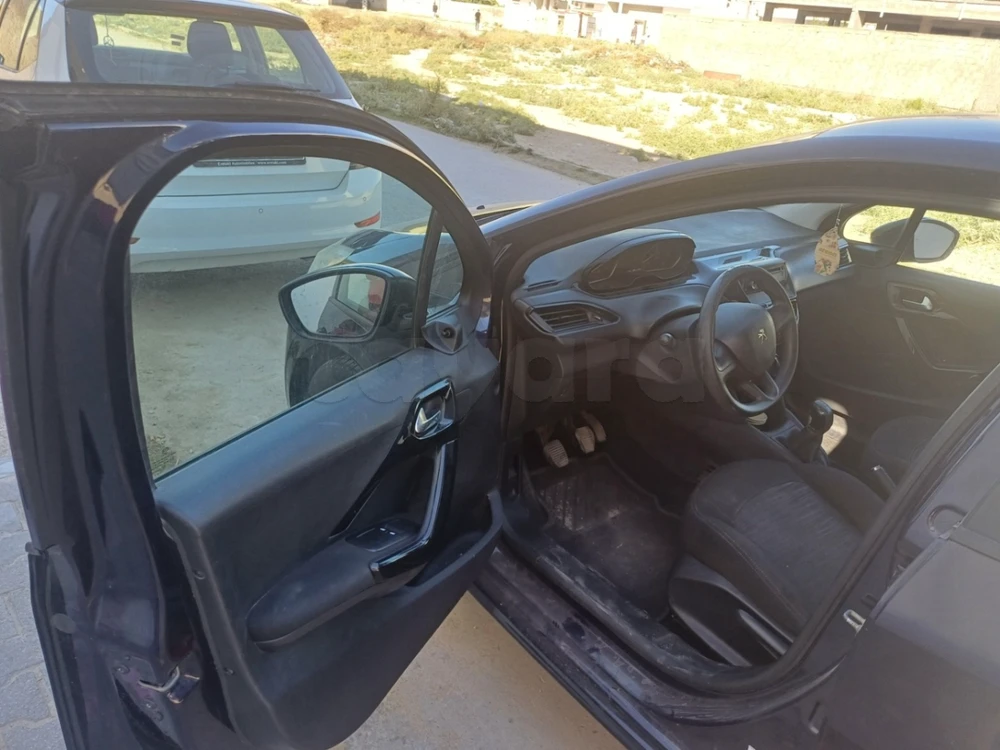 Carte voiture Peugeot 208