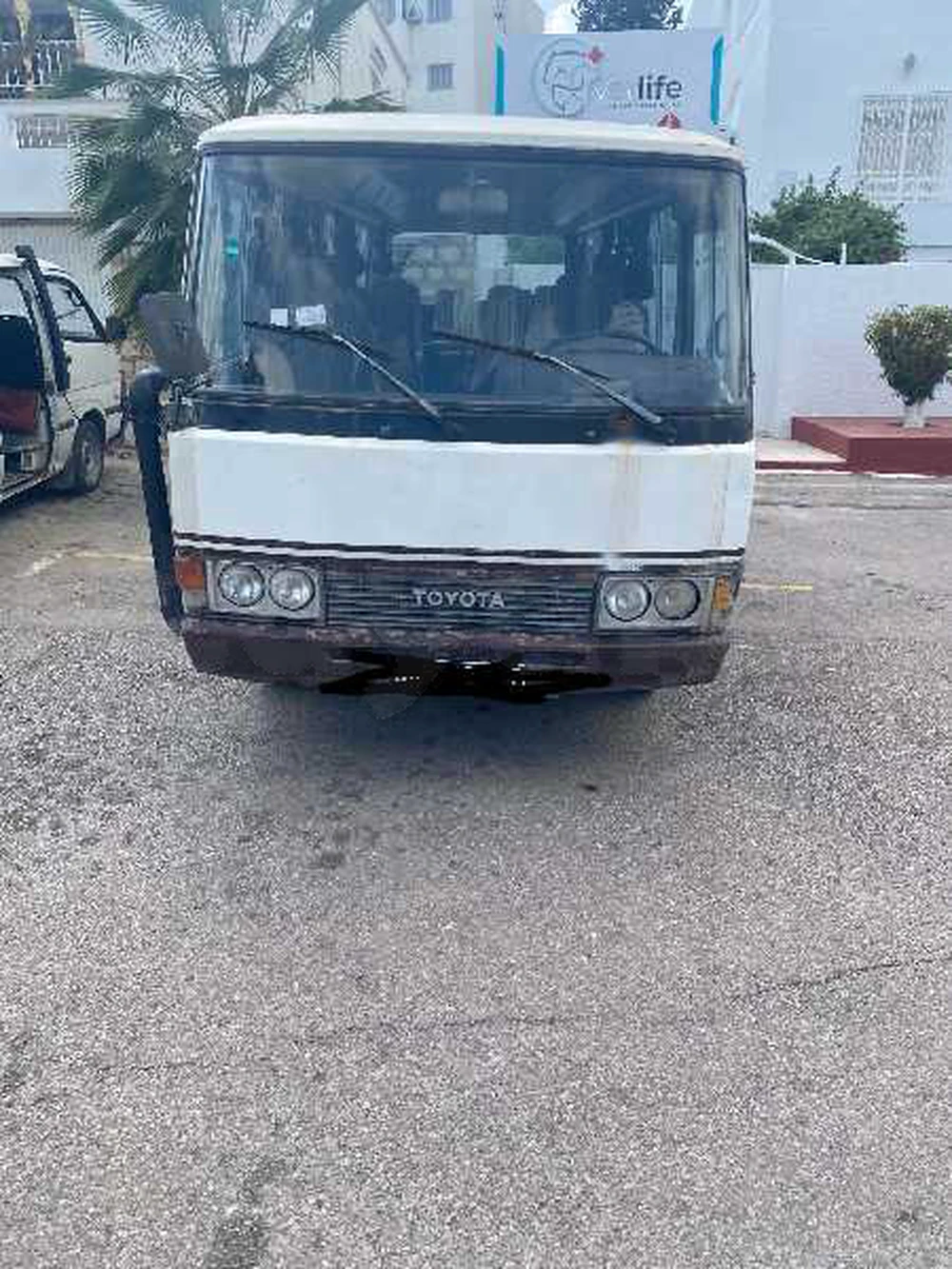 bus 30 places Toyota tél 22753785
