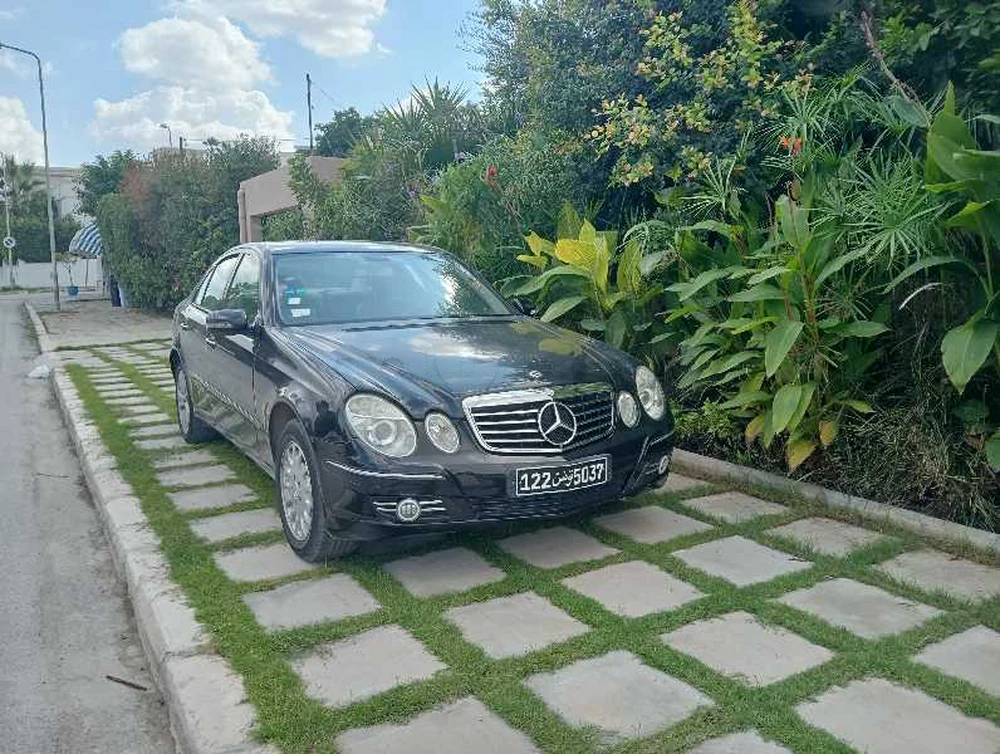 Mercedes E200
