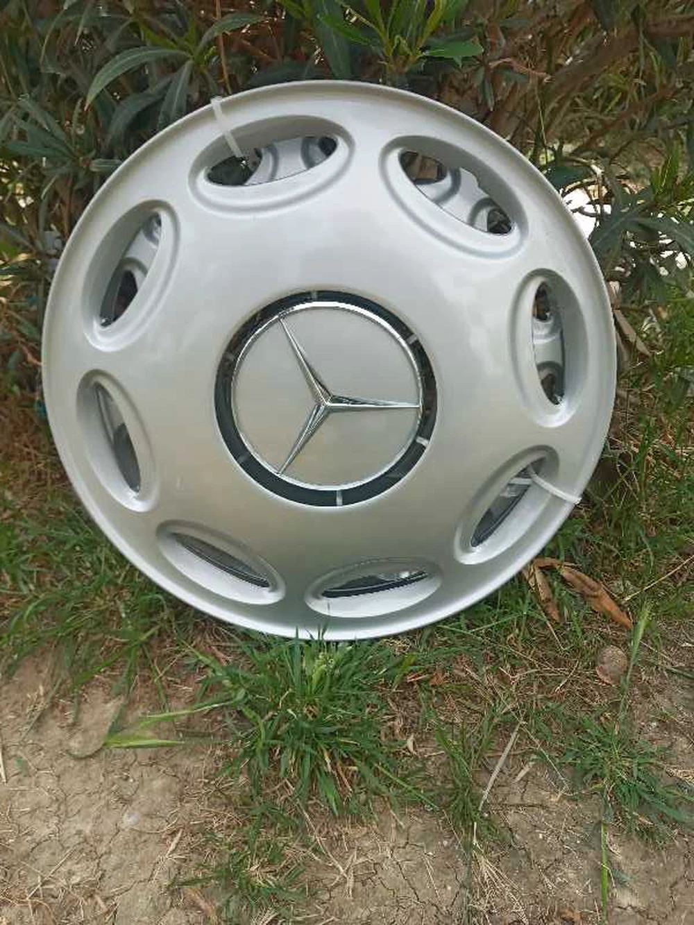 2 enjoliveurs mercedes