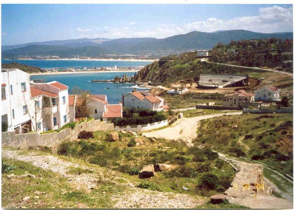 Terrain titré vue sur mer zone touristique Larmel Tabarka